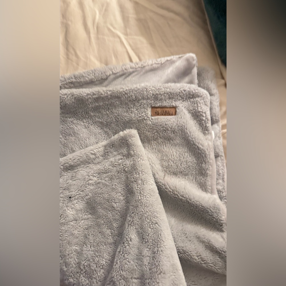Unhide Soft Gray Blanket